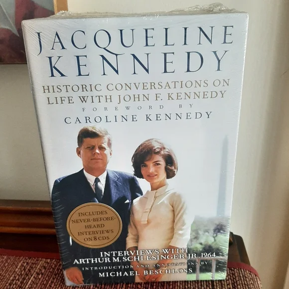 JACQUELINE KENNEDY BOOK - Picture 2 of 6